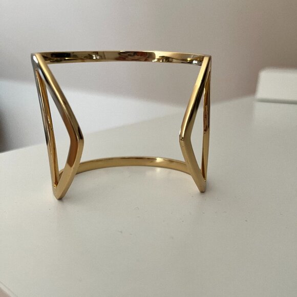 Shiny Gold-coloured Cuff - Picture 3 of 3